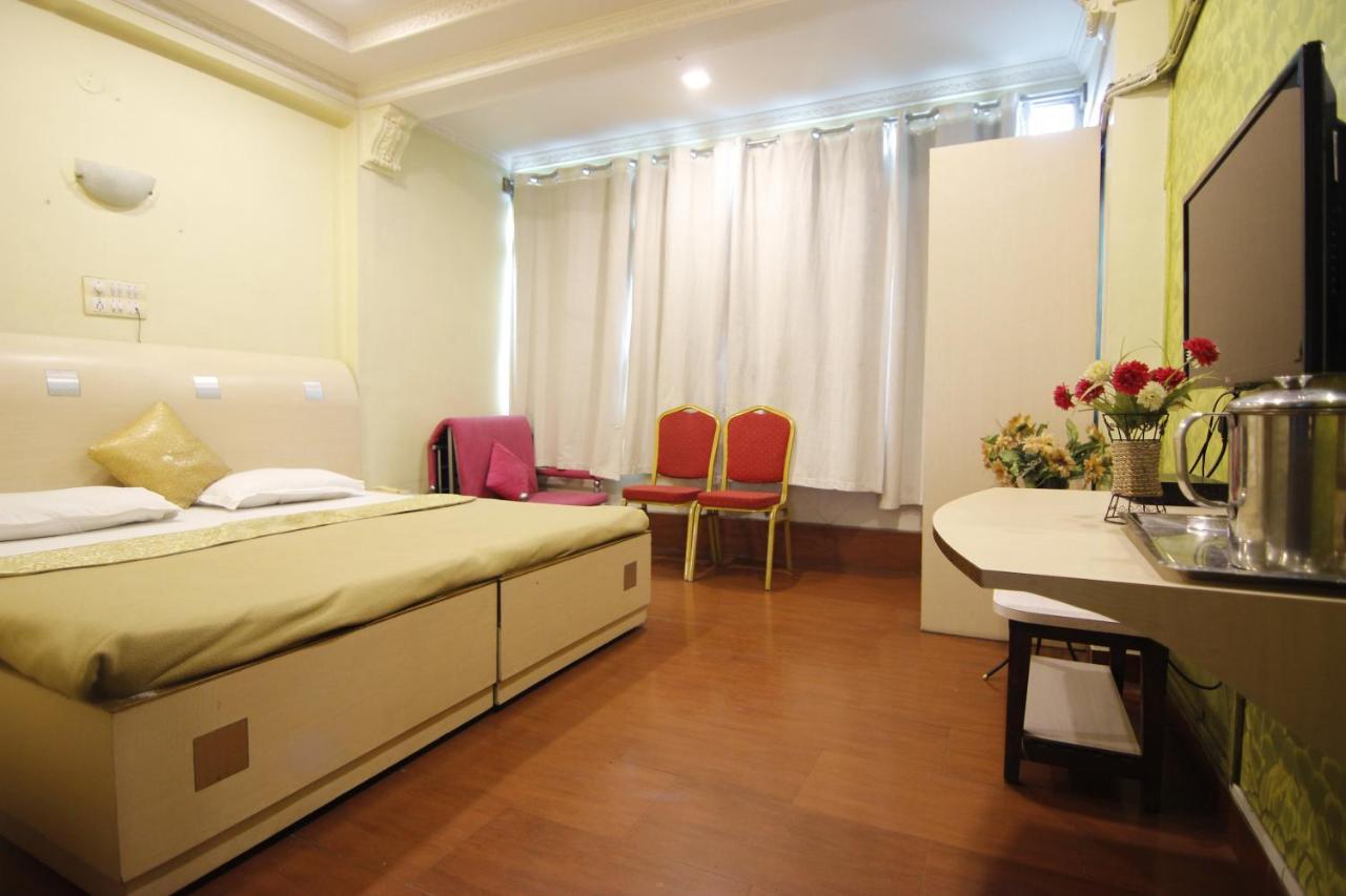 Hotel Tushar 浦那 外观 照片